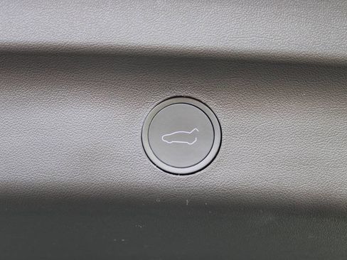 Used 2024 Tesla Model Y Long Range image 15