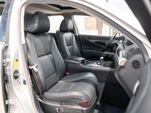 Used 2014 Lexus LS 460 AWD w/ Comfort Package image 17