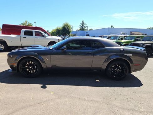 Certified 2023 Dodge Challenger R/T Scat Pack RWD image 4