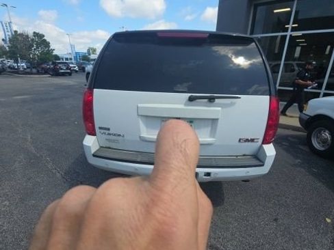 Used 2009 GMC Yukon SLT AWD/4WD image 6