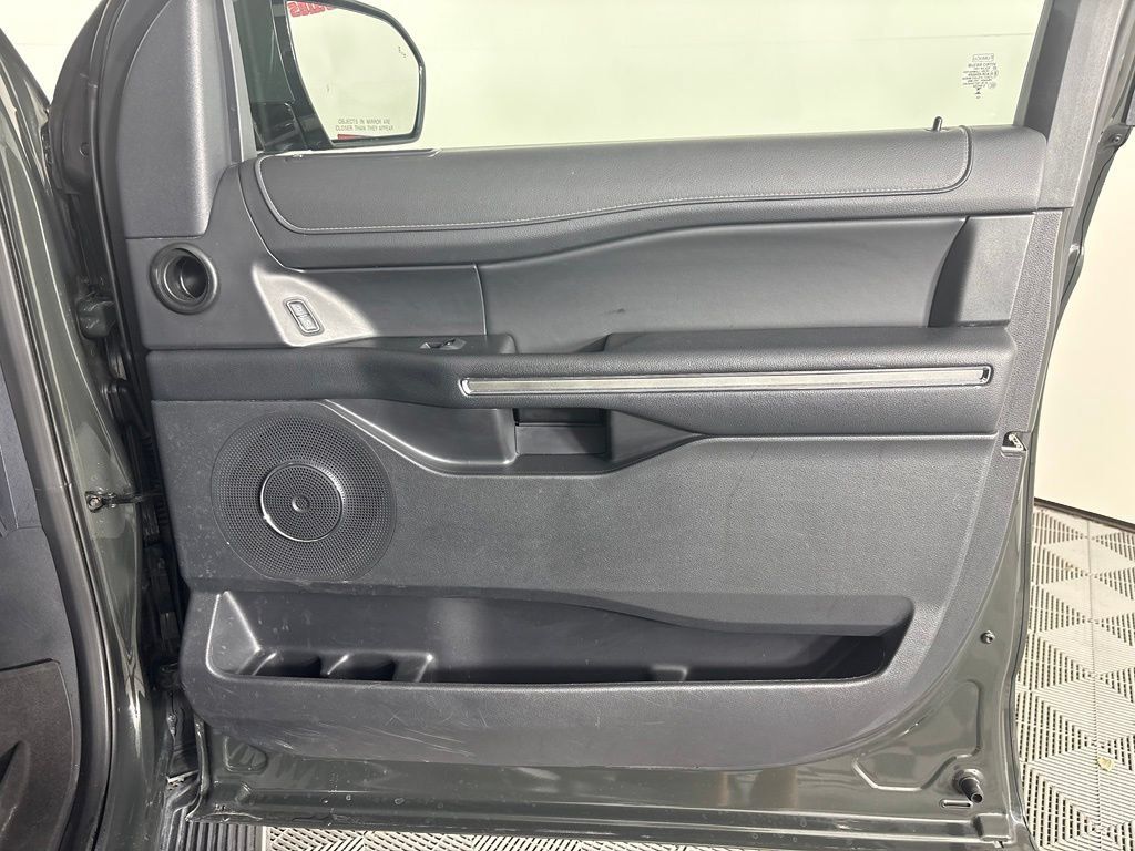 Used 2023 Ford Expedition XLT RWD image 37