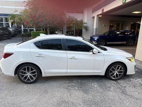 Used 2021 Acura ILX w/ Premium Package FWD image 4