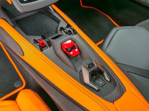 Used 2025 Lamborghini Revuelto Coupe 2D image 77