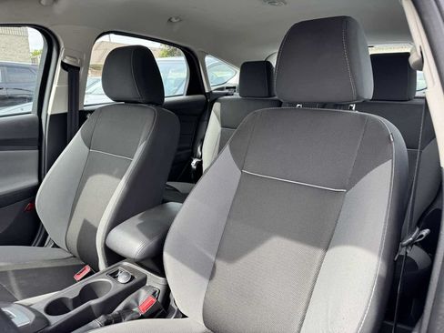 Used 2013 Ford Focus SE FWD image 36