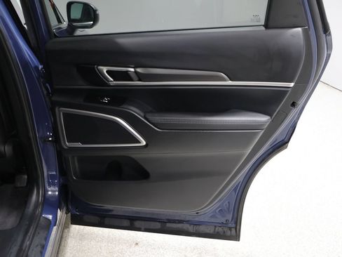 Used 2025 Kia Telluride S AWD/4WD image 21