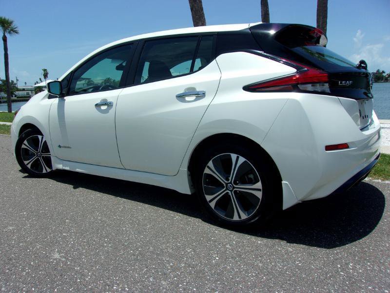 Used 2018 Nissan Leaf SV w/ SV Technology Package FWD image 8