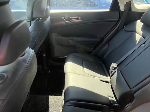 Used 2025 Kia Sportage EX FWD image 8