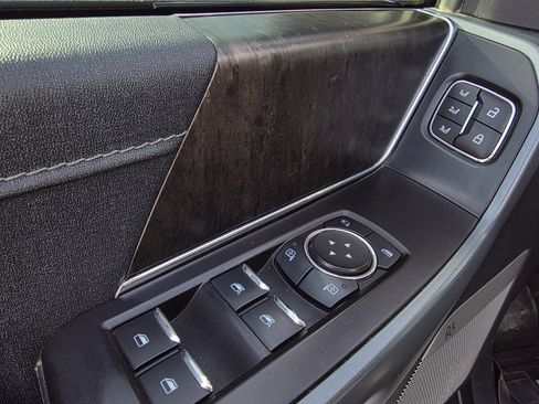 Used 2023 Ford F150 Lariat image 12