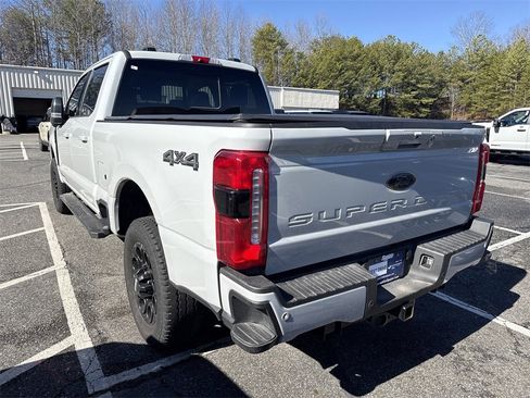 Used 2025 Ford F250 XLT w/ Black Appearance Package image 15