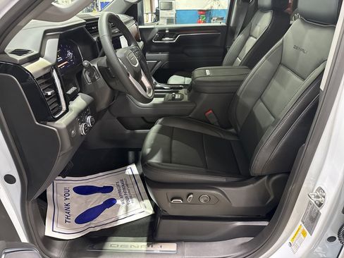 New 2026 GMC Sierra 3500 Denali w/ Denali Reserve Package image 17