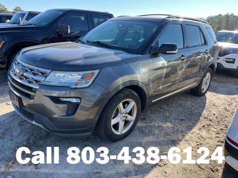 Used 2018 Ford Explorer XLT w/ Equipment Group 202A image 4