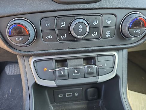 Used 2023 GMC Terrain SLE w/ Driver Convenience Package AWD/4WD image 28