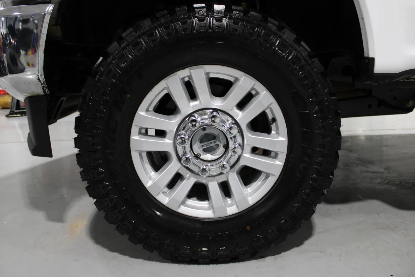 Used 2022 Ford F250 XL w/ Power Equipment Group AWD/4WD image 3