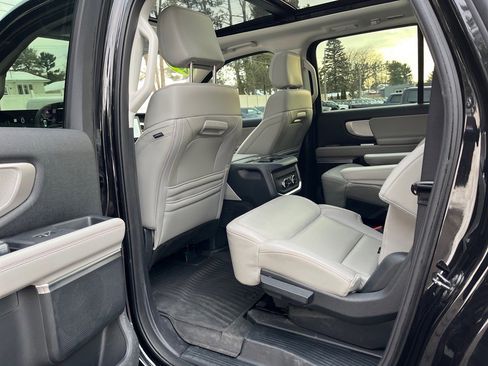 Used 2025 Ford Expedition Max Active image 10