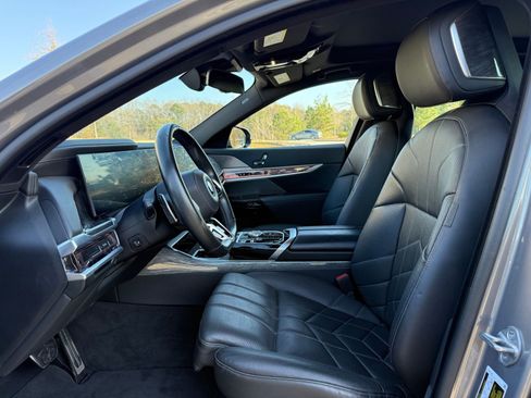 Used 2024 BMW i7 eDrive50 w/ M Sport Package image 35