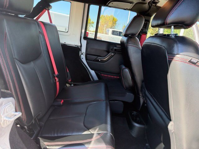 Used 2017 Jeep Wrangler Unlimited Rubicon AWD/4WD image 32