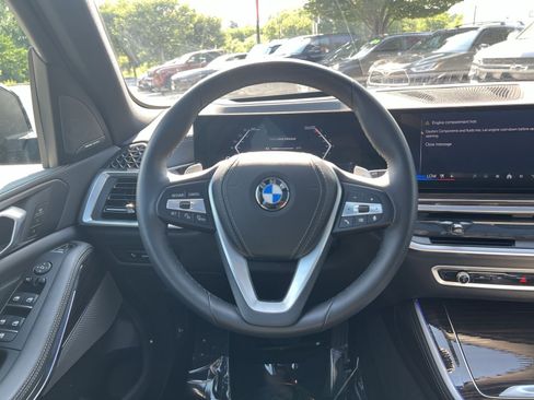 Used 2025 BMW X5 xDrive40i w/ Premium Package AWD/4WD image 16