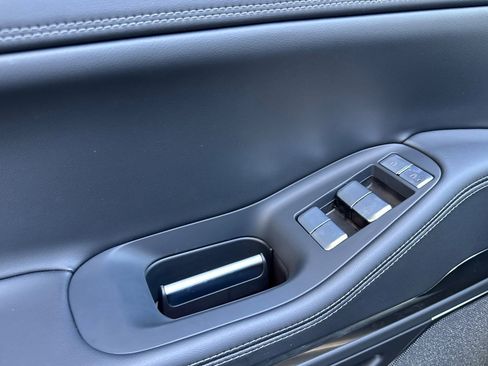 New 2025 Lincoln Navigator Reserve w/ Jet Appearance Package image 9