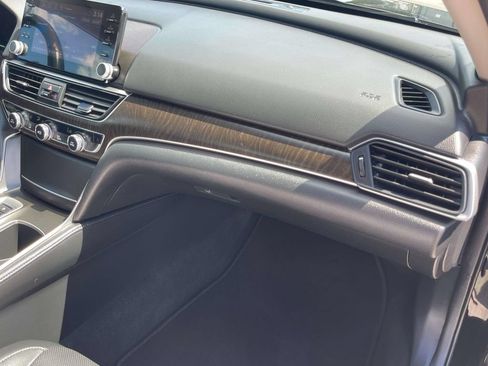 Used 2022 Honda Accord Touring image 31