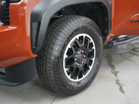 Used 2025 Toyota Tacoma TRD Off-Road image 31