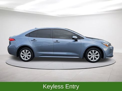 Used 2025 Toyota Corolla LE w/ Convenience Package FWD image 8