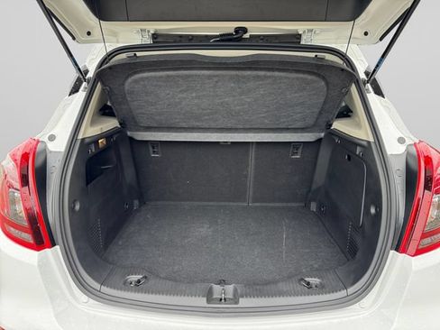 Used 2022 Buick Encore Preferred AWD/4WD image 19