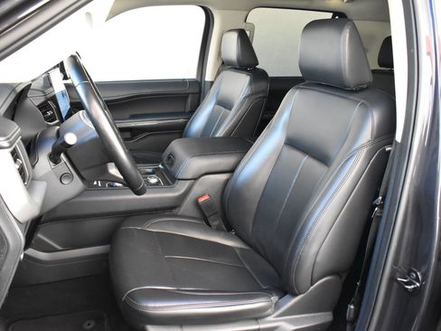 Used 2024 Ford Expedition XLT image 22