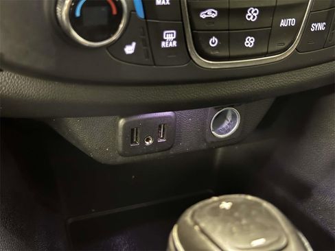 Used 2020 Chevrolet Traverse LT w/ Driver Confidence II Package image 26