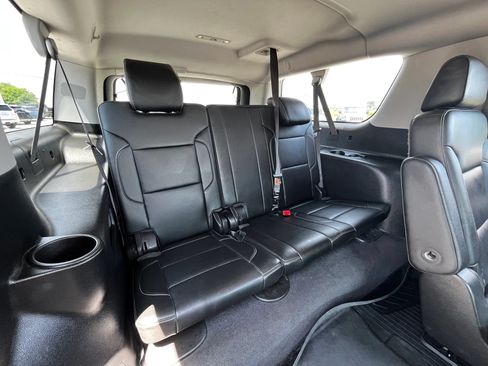 Used 2019 Chevrolet Suburban LT w/ LT Signature Package AWD/4WD image 12