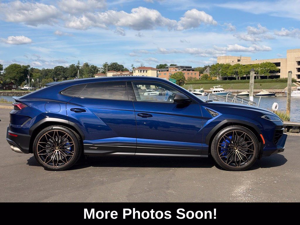 Used 2025 Lamborghini Urus SE AWD/4WD image 6