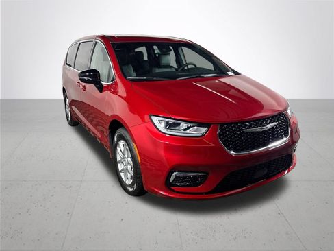 New 2026 Chrysler Pacifica Select FWD image 4