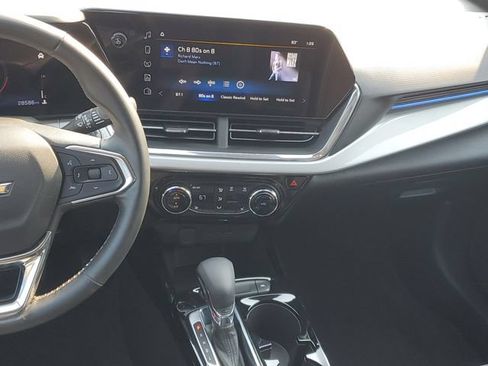 Used 2025 Chevrolet Trax LT w/ Driver Confidence Package FWD image 13