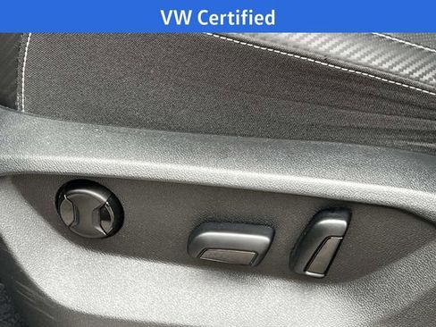 Used 2024 Volkswagen Atlas Cross Sport SE FWD image 17