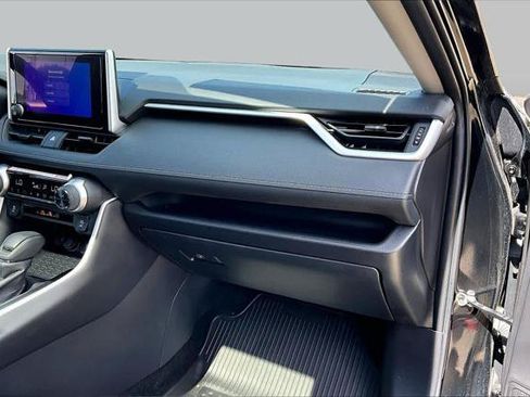 Certified 2025 Toyota RAV4 XLE w/ Convenience Package FWD image 19