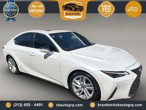 Used 2023 Lexus IS 300 w/ Comfort Package RWD image 7