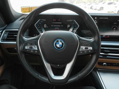 Used 2023 BMW i4 eDrive35 RWD image 19
