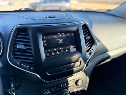 Used 2021 Jeep Cherokee Latitude image 21