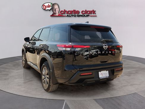 Used 2026 Nissan Pathfinder S FWD image 3