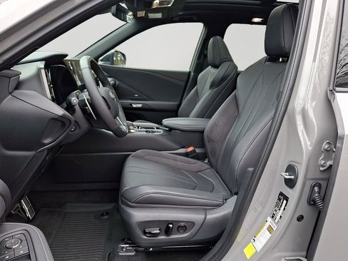 Used 2024 Lexus TX 500h AWD w/ Technology Package image 14