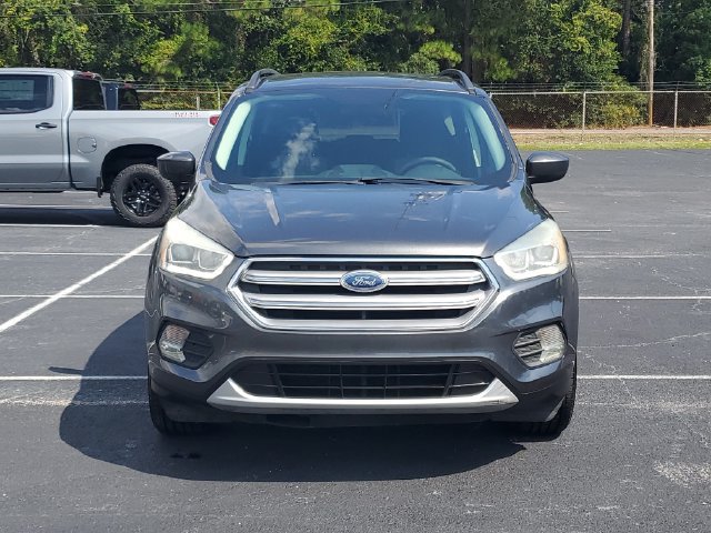 Used 2017 Ford Escape SE w/ Equipment Group 201A FWD image 2