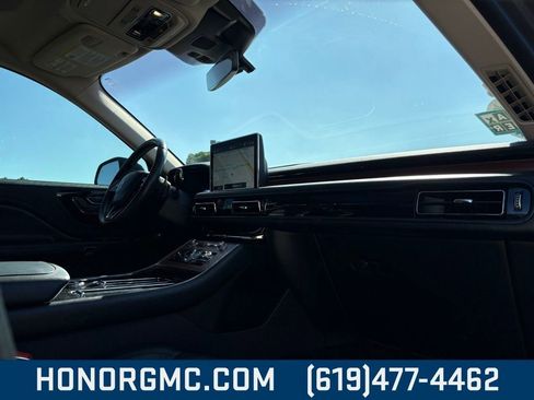 Used 2022 Lincoln Aviator Reserve w/ Equipment Group 201A image 25