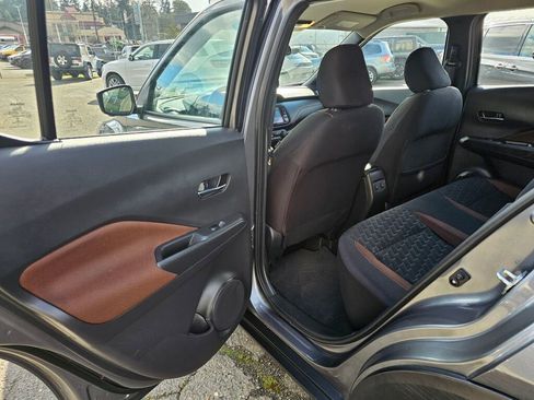 Used 2022 Nissan Kicks SR image 13