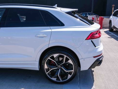 Used 2022 Audi RS Q8 w/ Carbon Optic Package AWD/4WD image 8