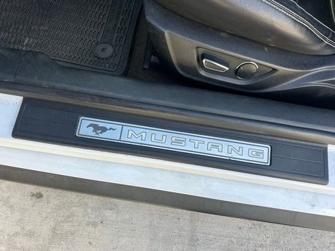 Used 2017 Ford Mustang Premium image 22