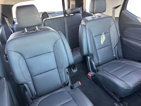 Used 2021 Chevrolet Traverse RS image 9