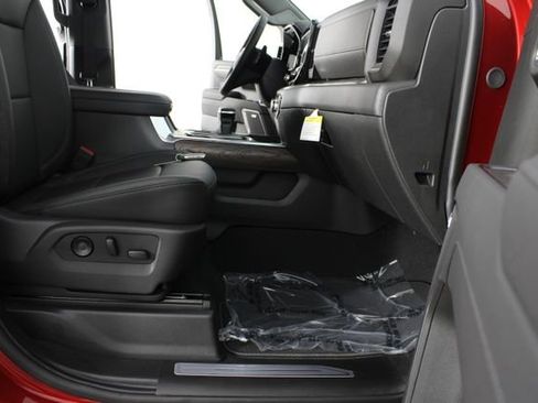 New 2026 GMC Sierra 1500 SLT image 23