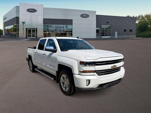 Used 2018 Chevrolet Silverado 1500 LT w/ All Star Edition AWD/4WD image 2