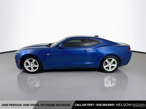 Used 2019 Chevrolet Camaro LT RWD image 8