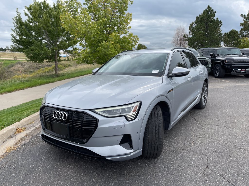 Used 2021 Audi e-tron Premium Plus w/ Premium Plus Package AWD/4WD image 2