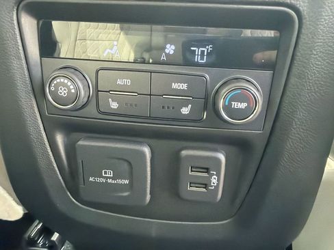 Used 2024 Buick Enclave Avenir image 27